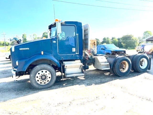 1998 KENWORTH T600 TRACTOR