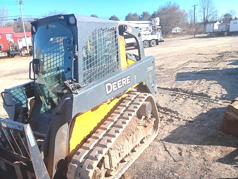 JOHN DEERE 319D