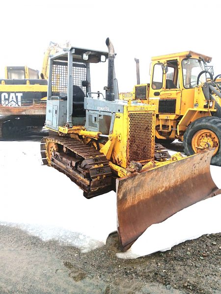 2000 KOMATSU D32E-1 DOZER